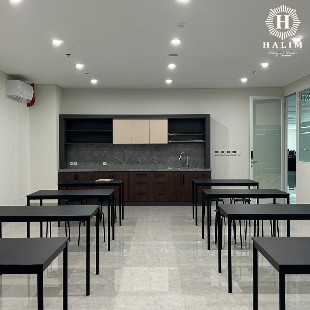 Design Interior Mewah Ruang Perkantoran by Halim Interior & Design